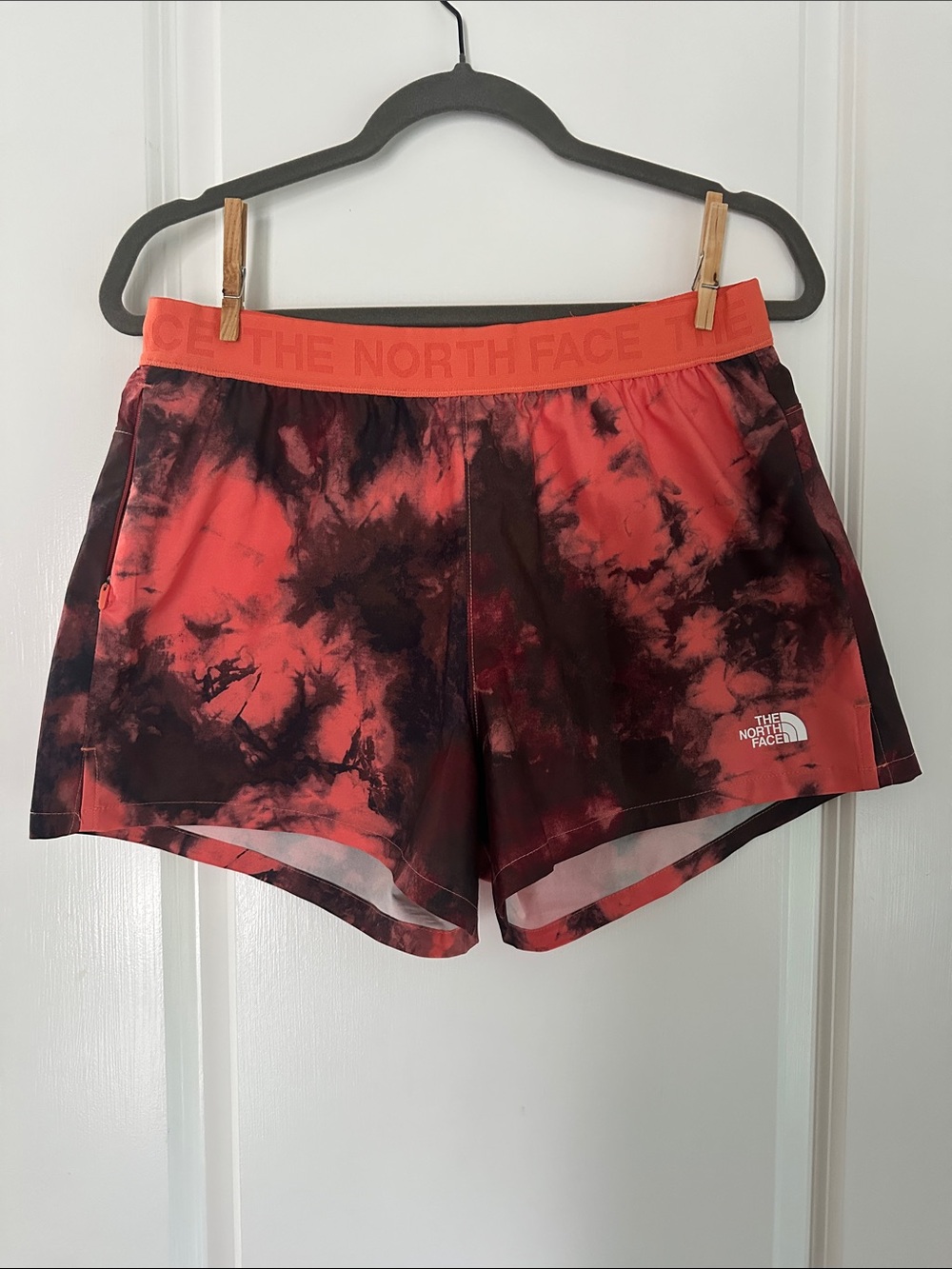 The North Face Women's Coral & Black Tie-Dye Athletic Shorts size medium